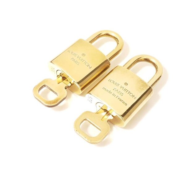 100% Authentic Louis Vuitton Shiny Gold 2 Locks and Keys - Picture 6 of 8